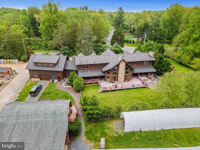 11501 POPES HEAD RD, Fairfax, VA 22030