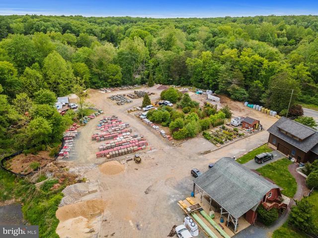 11501 POPES HEAD RD, Fairfax, VA 22030