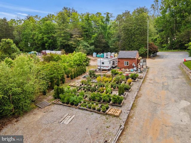 11501 POPES HEAD RD, Fairfax, VA 22030