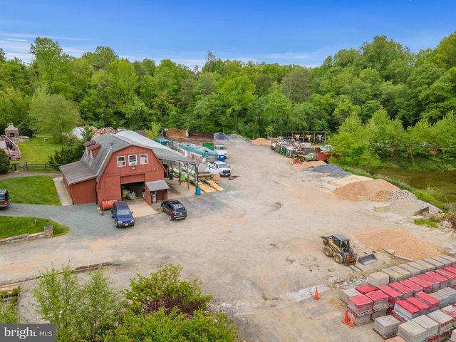 11501 POPES HEAD RD, Fairfax, VA 22030