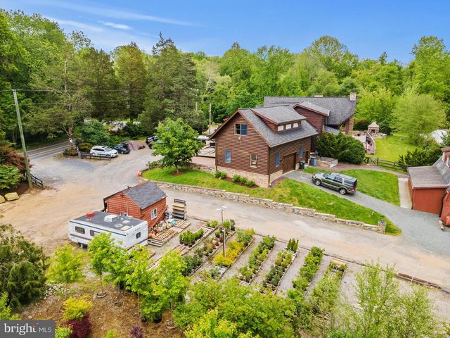 11501 POPES HEAD RD, Fairfax, VA 22030