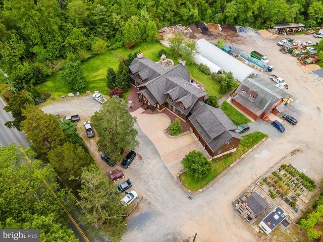 11501 POPES HEAD RD, Fairfax, VA 22030