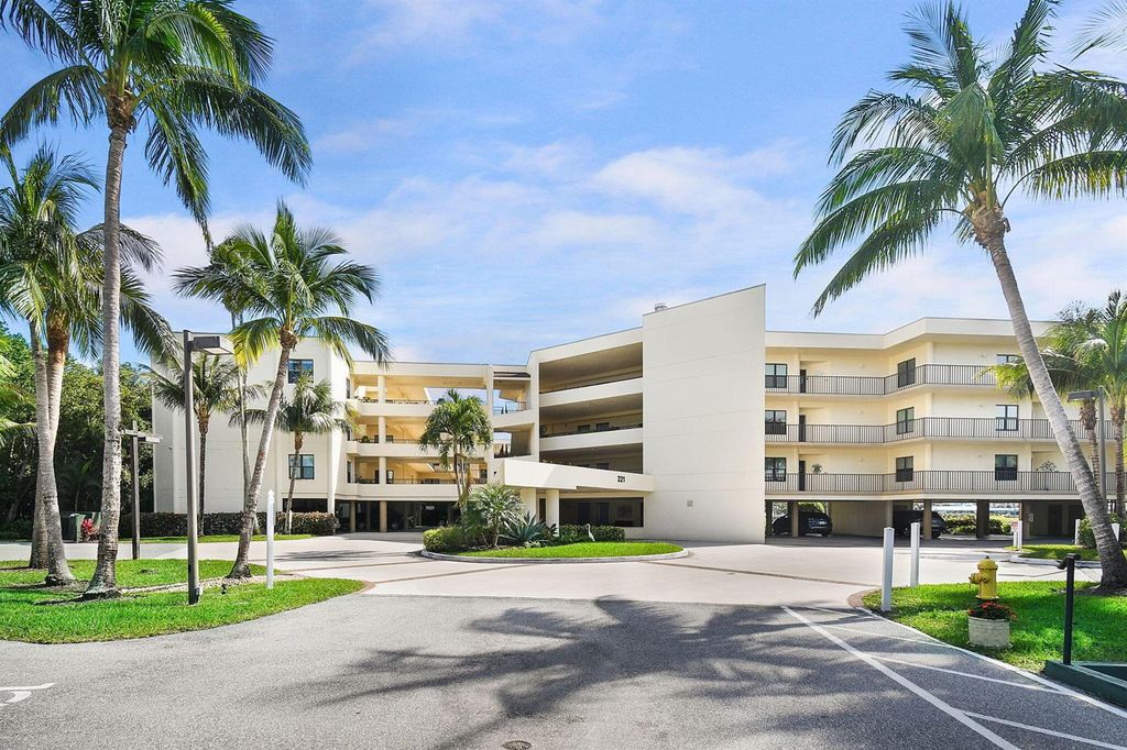 221 NE Plantation Road 316, Hutchinson Island, FL 34996