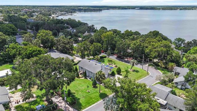 999 FAIRVIEW AVENUE, Mount Dora, FL 32757