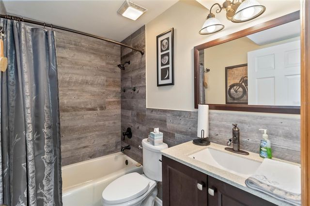 999 FAIRVIEW AVENUE, Mount Dora, FL 32757