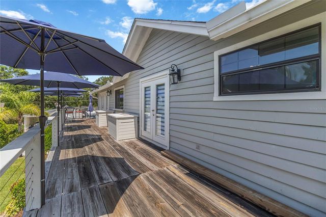 999 FAIRVIEW AVENUE, Mount Dora, FL 32757