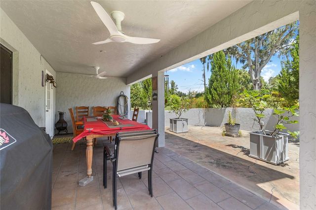 999 FAIRVIEW AVENUE, Mount Dora, FL 32757