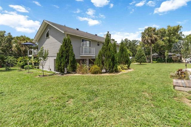 999 FAIRVIEW AVENUE, Mount Dora, FL 32757
