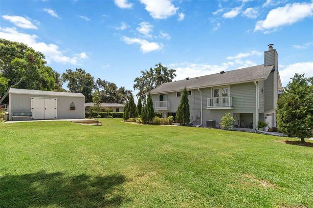 999 FAIRVIEW AVENUE, Mount Dora, FL 32757