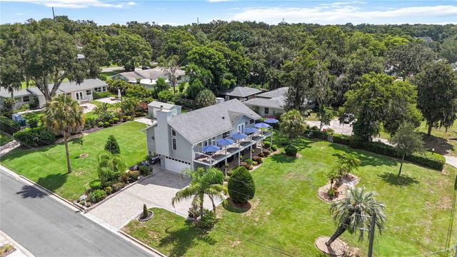 999 FAIRVIEW AVENUE, Mount Dora, FL 32757