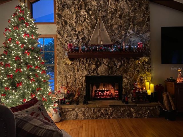 999 FAIRVIEW AVENUE, Mount Dora, FL 32757