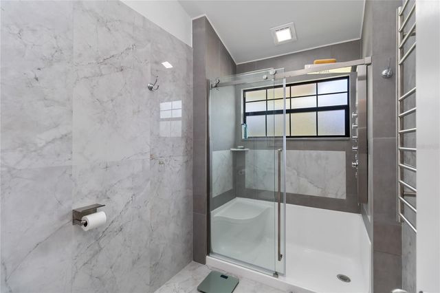 999 FAIRVIEW AVENUE, Mount Dora, FL 32757