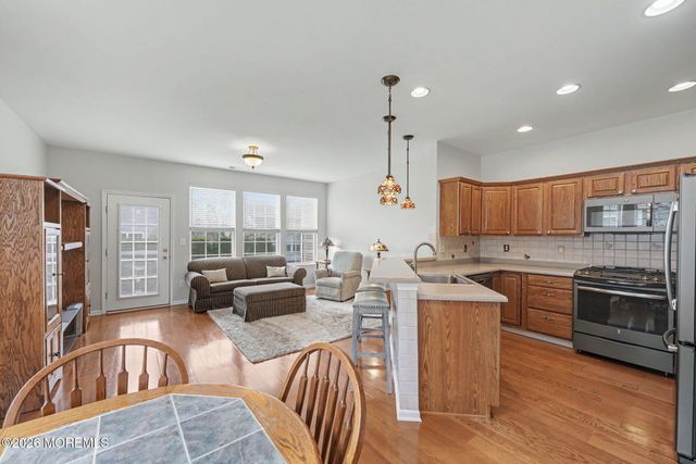 39 Marlow Drive, Jackson, NJ 08527