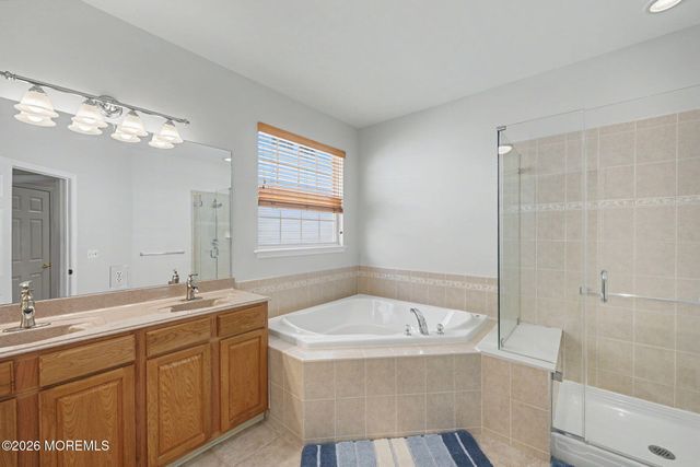 39 Marlow Drive, Jackson, NJ 08527