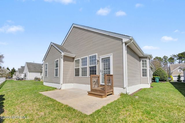 39 Marlow Drive, Jackson, NJ 08527