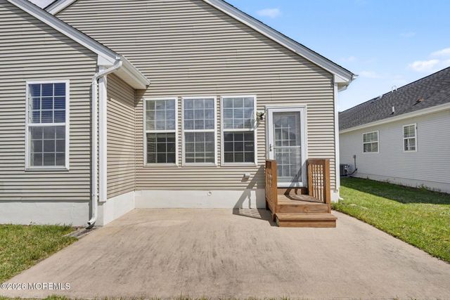 39 Marlow Drive, Jackson, NJ 08527
