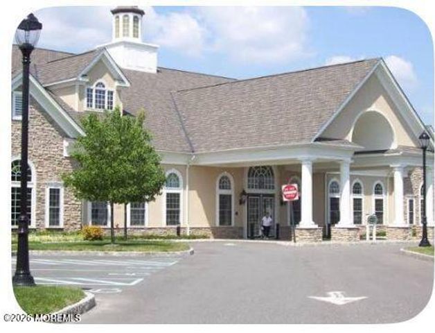39 Marlow Drive, Jackson, NJ 08527