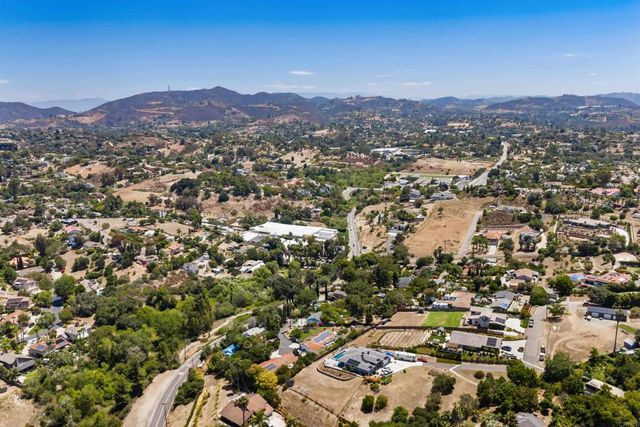1407 Monte Vista Drive, Vista, CA 92084