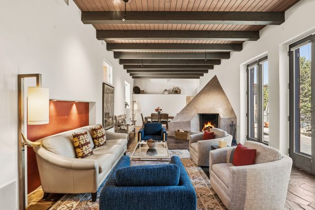 613 Camino Del Monte Sol, Santa Fe, NM 87505