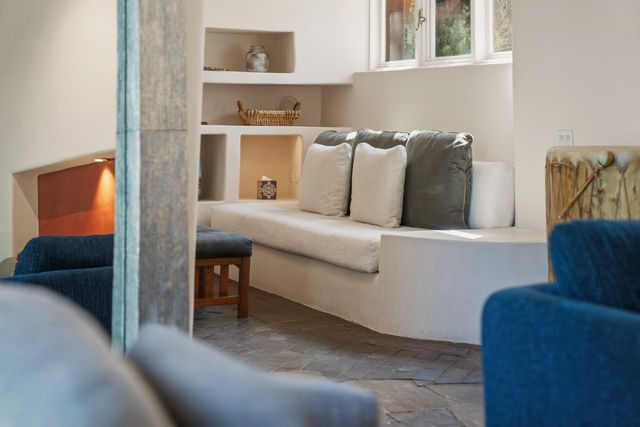 613 Camino Del Monte Sol, Santa Fe, NM 87505