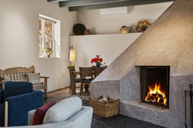 613 Camino Del Monte Sol, Santa Fe, NM 87505