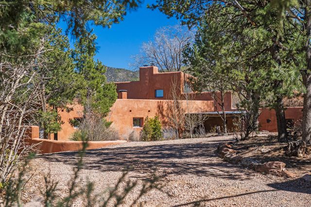 613 Camino Del Monte Sol, Santa Fe, NM 87505