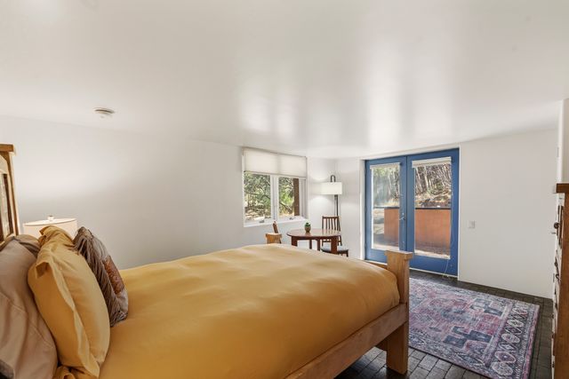 613 Camino Del Monte Sol, Santa Fe, NM 87505