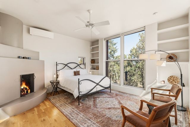 613 Camino Del Monte Sol, Santa Fe, NM 87505