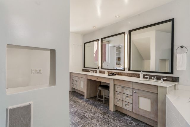 613 Camino Del Monte Sol, Santa Fe, NM 87505