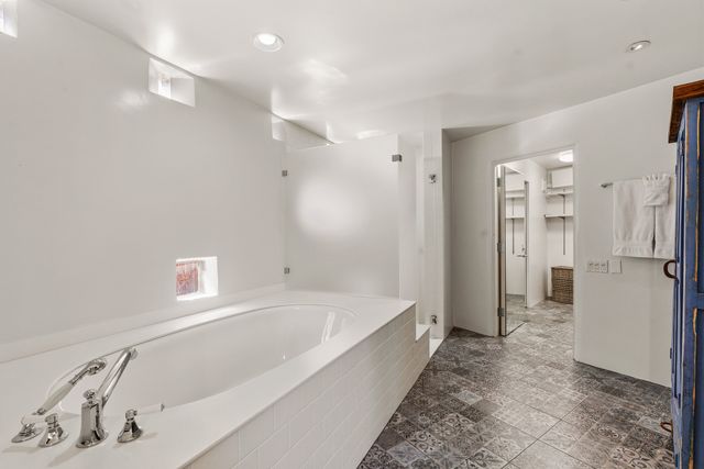 613 Camino Del Monte Sol, Santa Fe, NM 87505