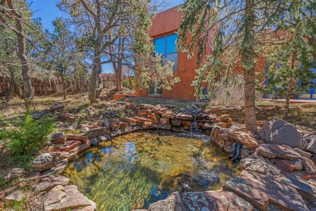 613 Camino Del Monte Sol, Santa Fe, NM 87505