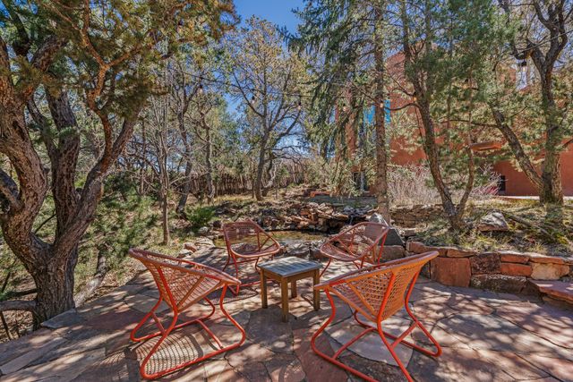 613 Camino Del Monte Sol, Santa Fe, NM 87505