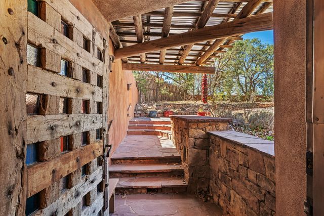 613 Camino Del Monte Sol, Santa Fe, NM 87505