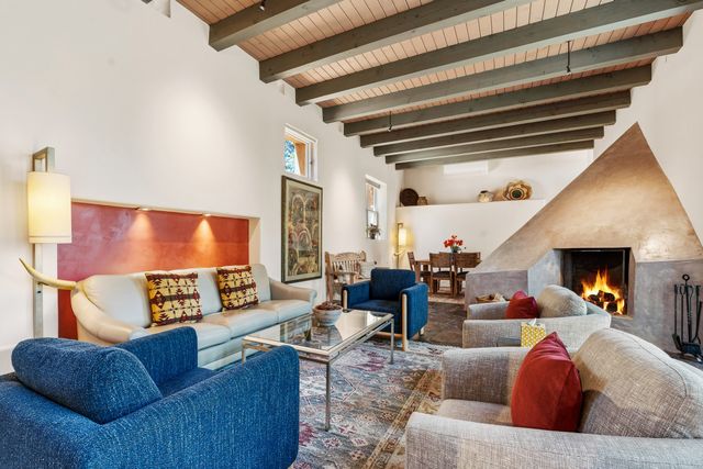 613 Camino Del Monte Sol, Santa Fe, NM 87505