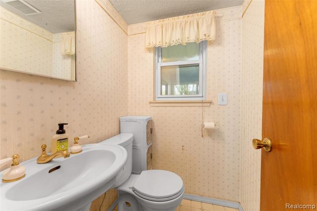 11514 N Haggerty Road, Plymouth, MI 48170