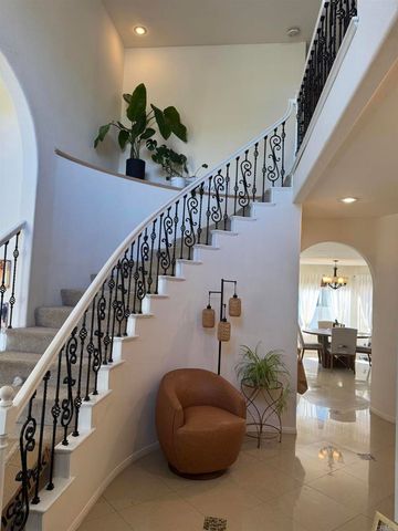 7009 El Fuerte Street, Carlsbad, CA 92009
