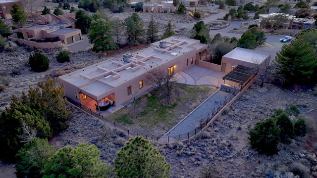 1180 Laurel Place NE, Albuquerque, NM 87122