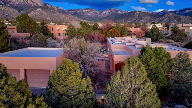 1180 Laurel Place NE, Albuquerque, NM 87122