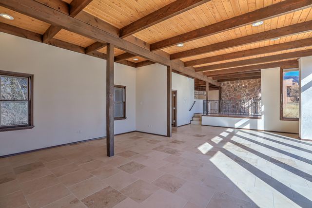 1180 Laurel Place NE, Albuquerque, NM 87122