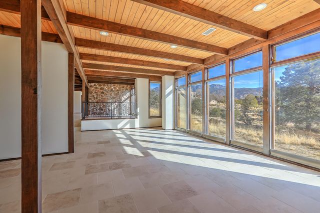 1180 Laurel Place NE, Albuquerque, NM 87122