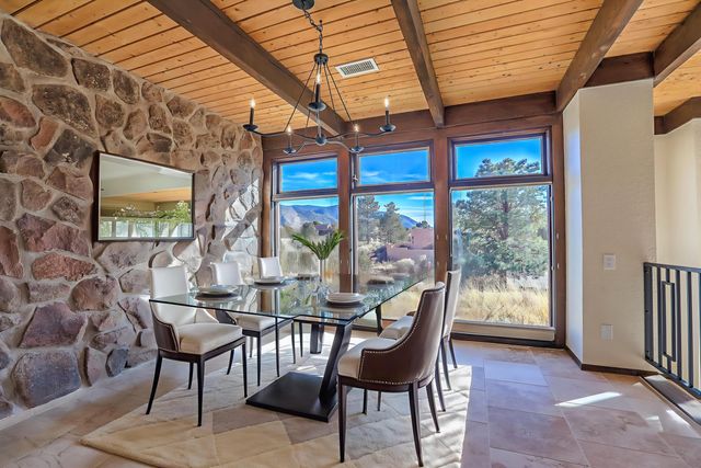 1180 Laurel Place NE, Albuquerque, NM 87122