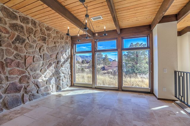 1180 Laurel Place NE, Albuquerque, NM 87122