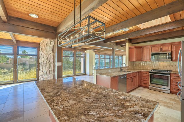 1180 Laurel Place NE, Albuquerque, NM 87122