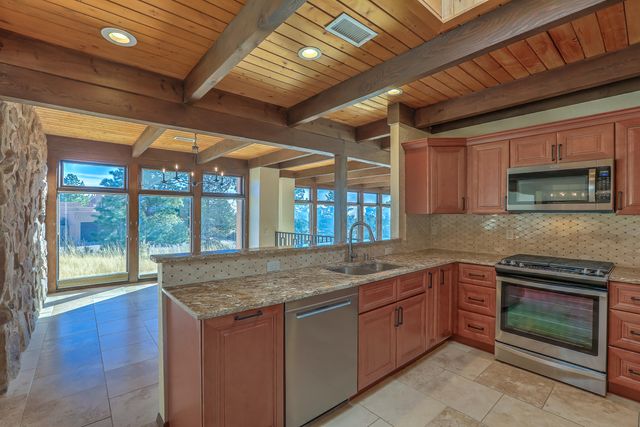 1180 Laurel Place NE, Albuquerque, NM 87122