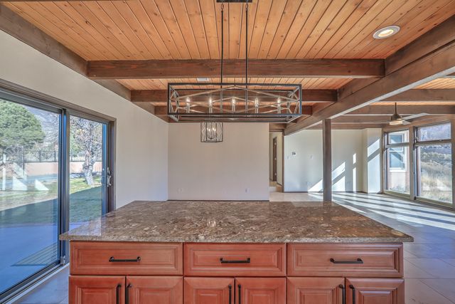 1180 Laurel Place NE, Albuquerque, NM 87122