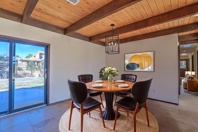 1180 Laurel Place NE, Albuquerque, NM 87122