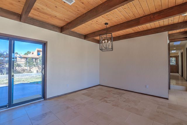 1180 Laurel Place NE, Albuquerque, NM 87122