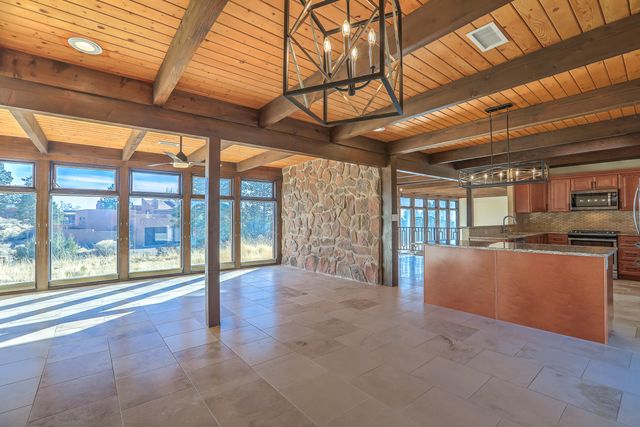 1180 Laurel Place NE, Albuquerque, NM 87122