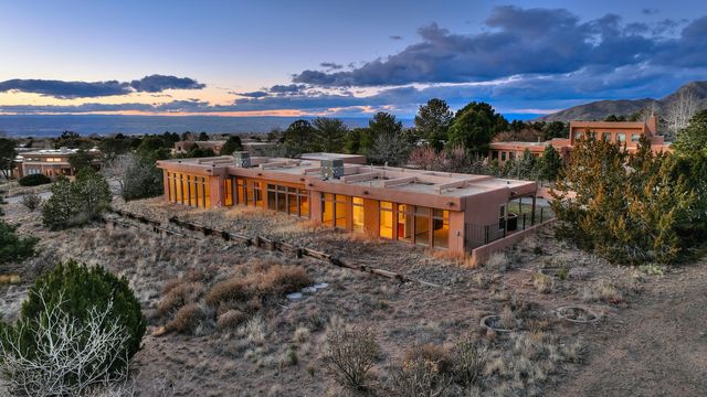 1180 Laurel Place NE, Albuquerque, NM 87122