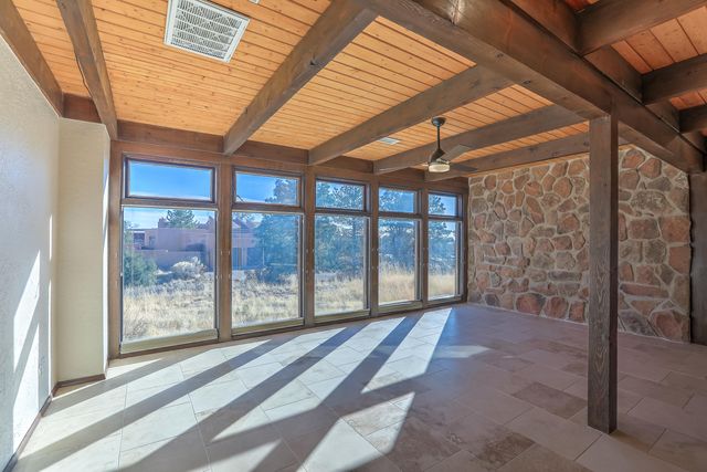 1180 Laurel Place NE, Albuquerque, NM 87122